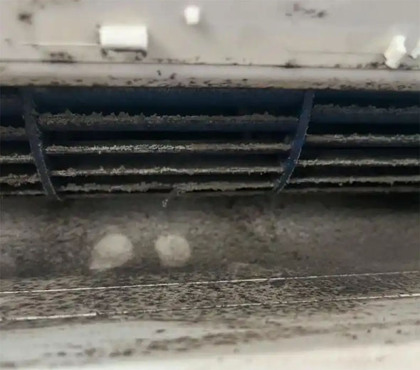 鸡泽空调吹的风有股烧焦味是怎么回事